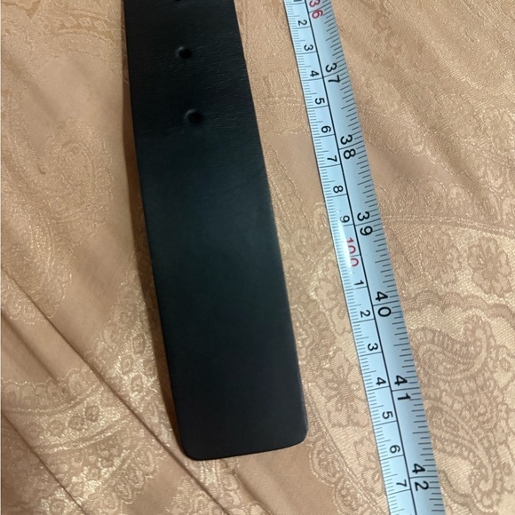 Gucci Black Belt Bag with Iconic GG Logo - Picture 8 of 8